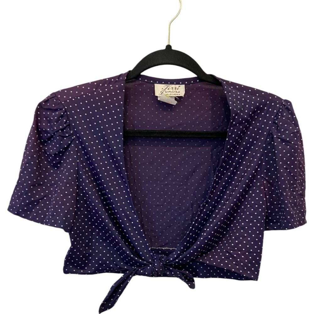 Terri Juniors Tie Front Cropped Top Purple Polka Dots Juniors 11 Short‎ Sleeve